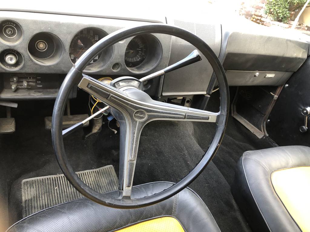 Amc-Javelin-1968-yellow-197949-21