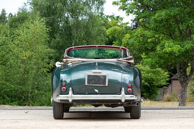 Aston-Martin-DB24-1955-Green-Burgundy-0-3