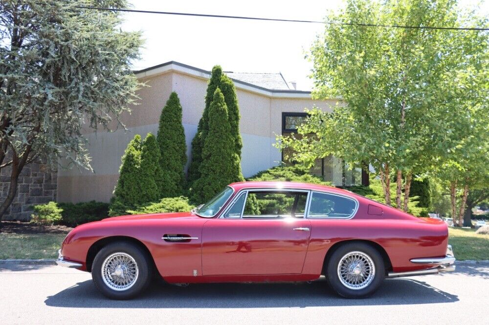 Aston-Martin-DB6-1967-Burgundy-Black-0-3