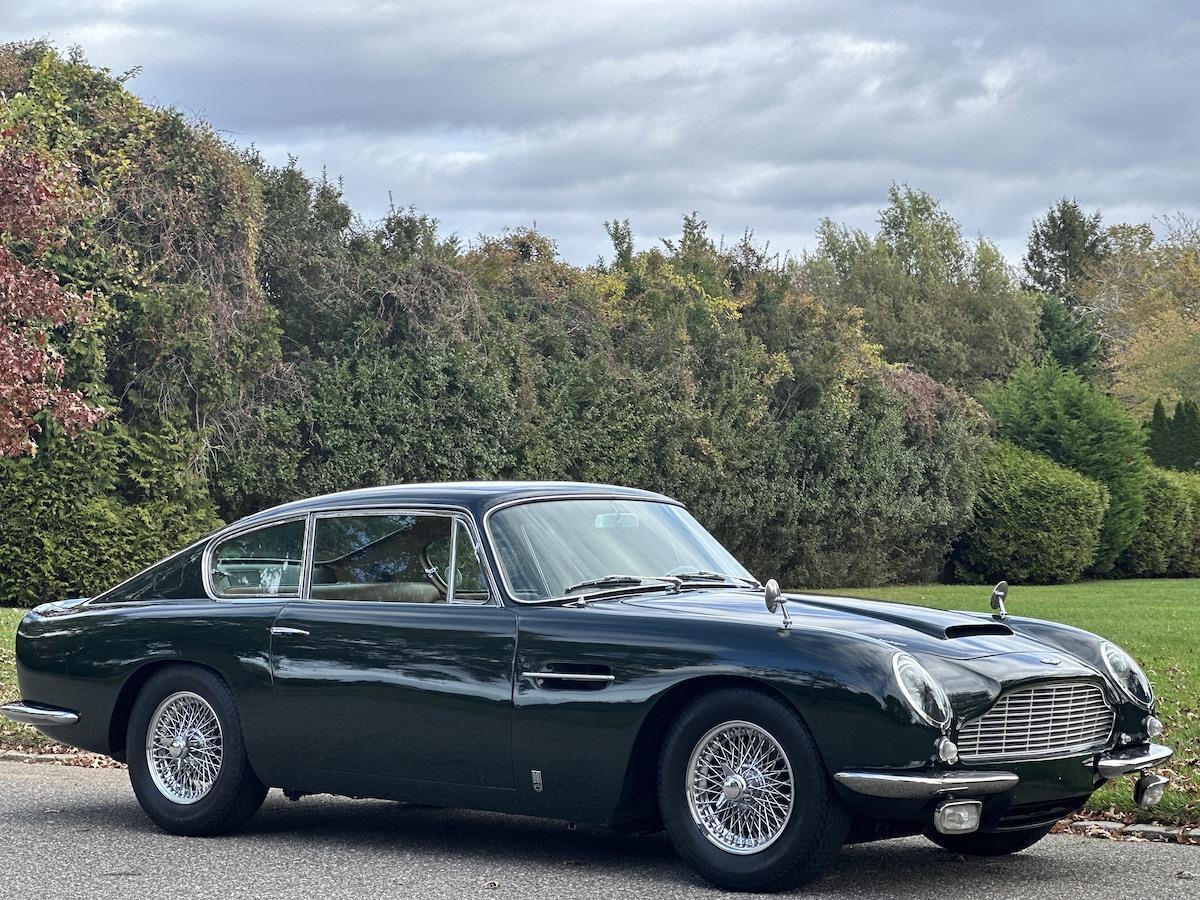 Aston-Martin-DB6-Coupe-1966-Green-Tan-4138-1