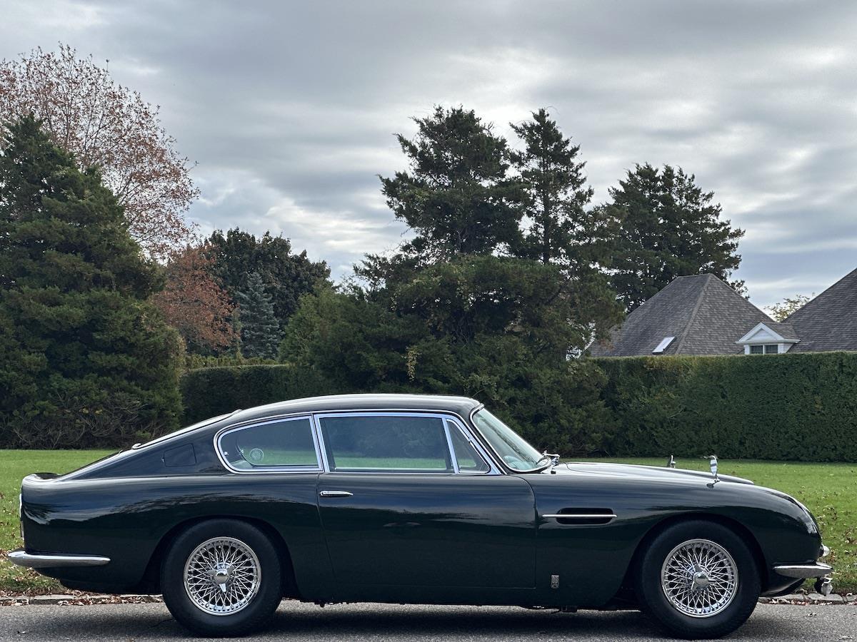 Aston-Martin-DB6-Coupe-1966-Green-Tan-4138-15