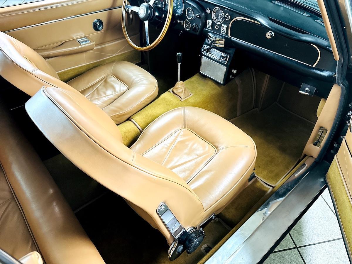 Aston-Martin-DB6-Coupe-1966-Green-Tan-4138-22