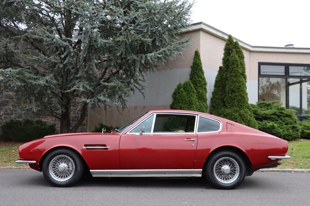 Aston-Martin-DBS-1970-Red-Tan-0-3