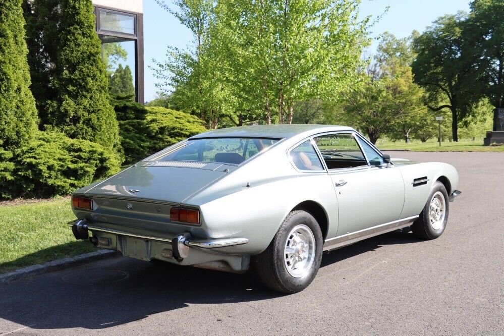 Aston-Martin-DBS-1971-Silver-Tan-0-4