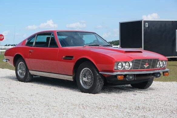 Aston-Martin-DBS-Berline-1969-Red-Black-0-1