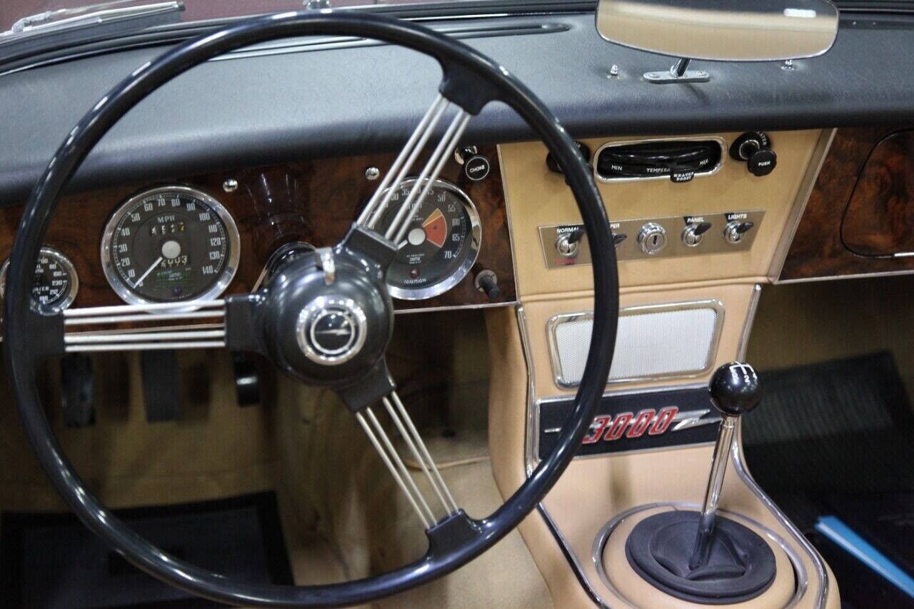 Austin-Healey-3000-Cabriolet-1965-Burgundy-Tan-37749-34