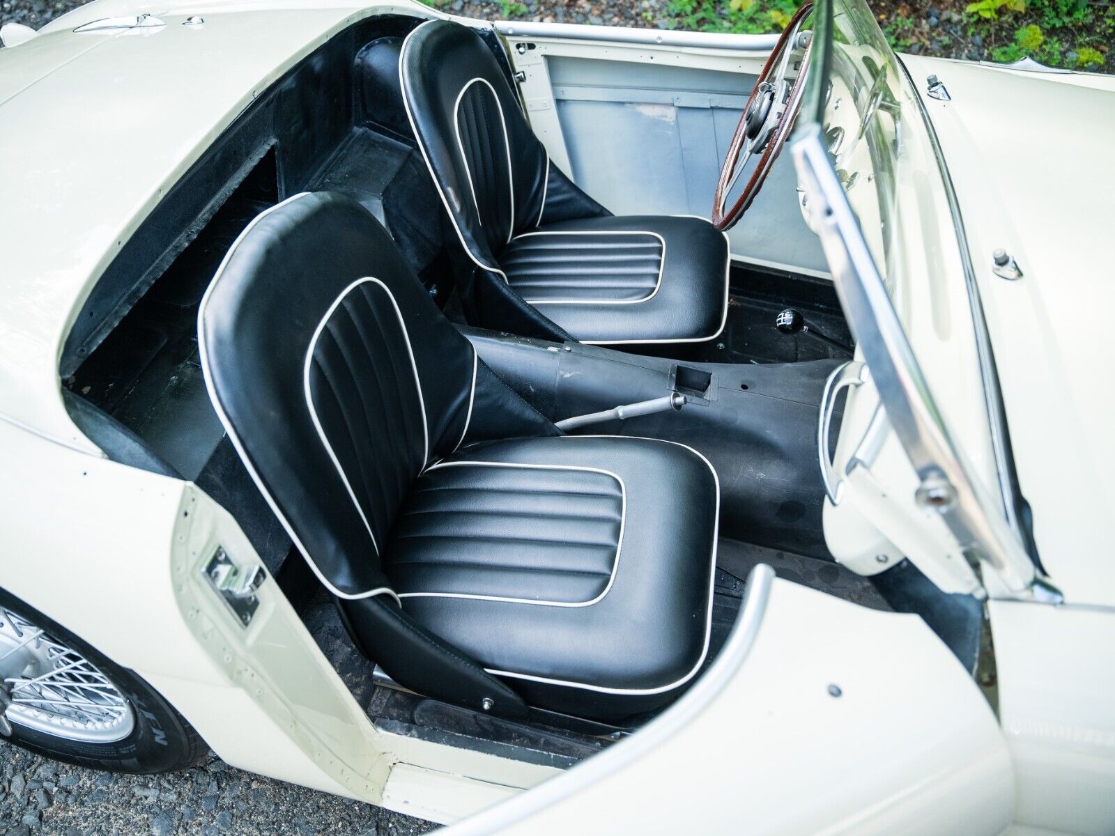 Austin-Healey-Other-Cabriolet-1956-White-Black-56-10