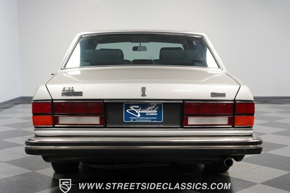 Bentley-Eight-1988-Silver-Blue-142355-10