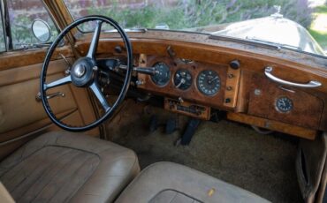 Bentley-MK-VI-LHD-1950-Black-Tan-0-6