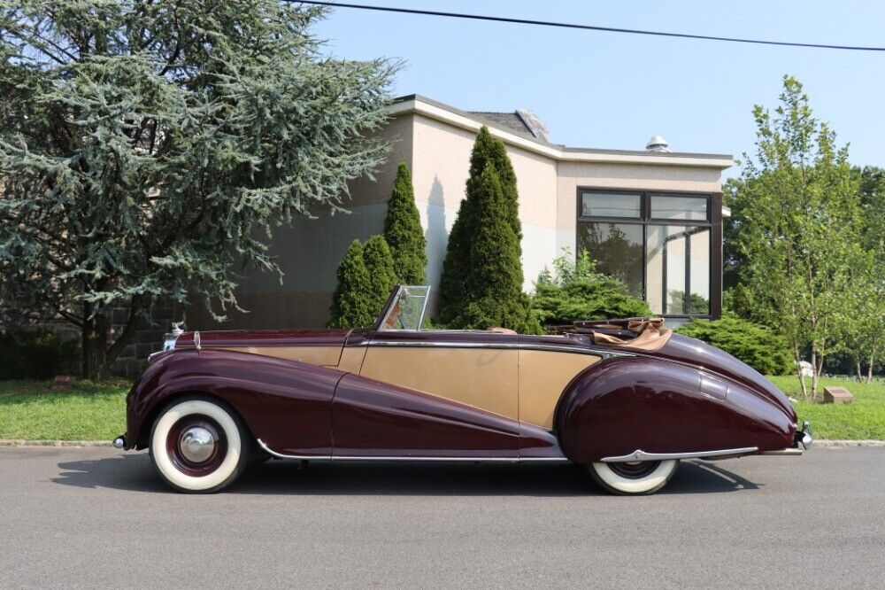 Bentley-Mark-VI-1952-Burgundy-Tan-0-3