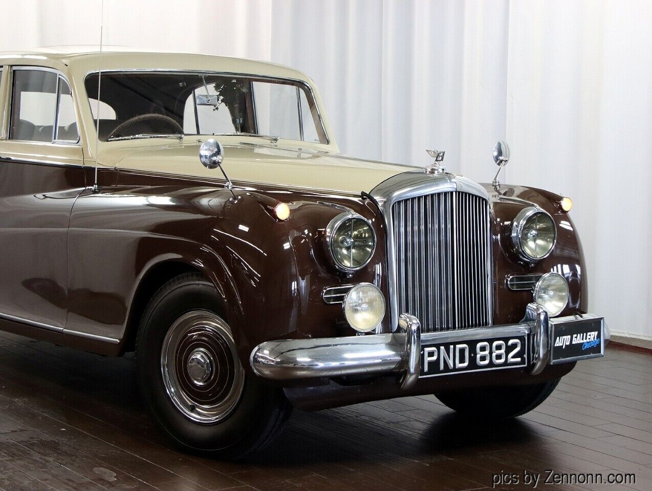 Bentley-R-Type-Berline-1954-Brown-Tan-144767-1