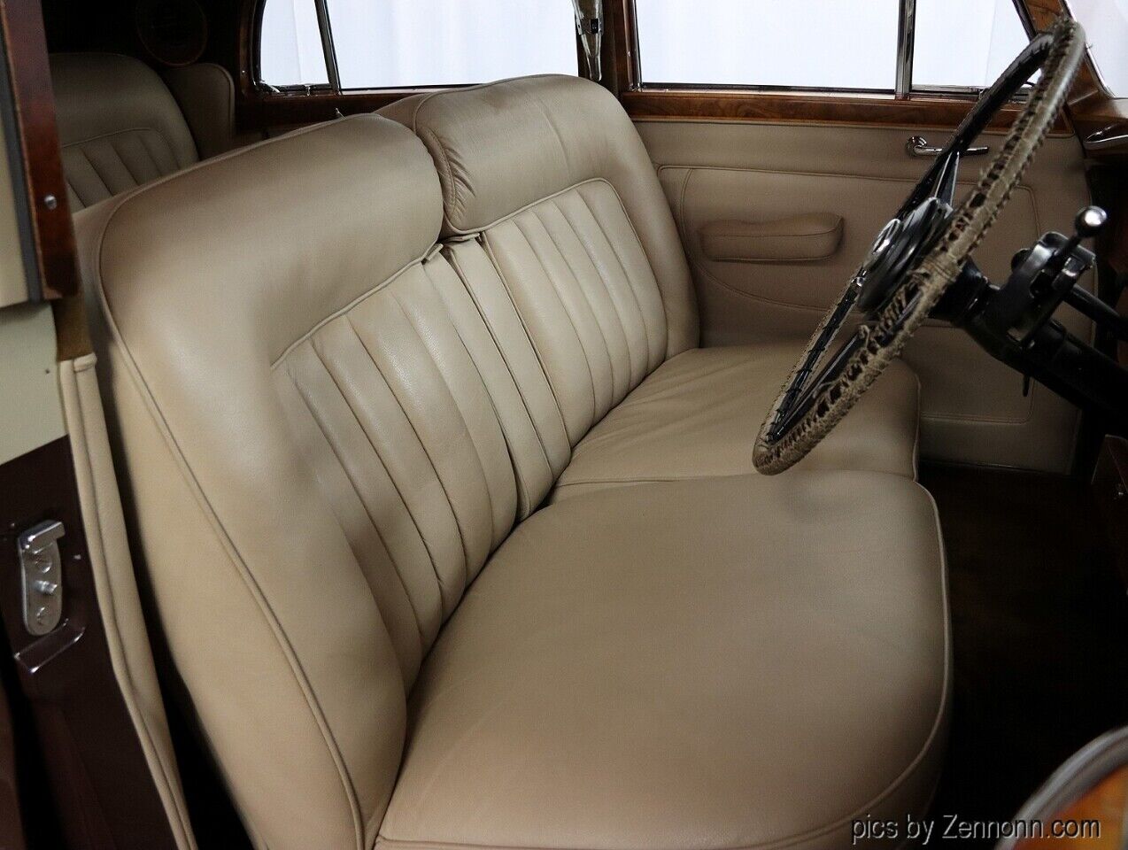 Bentley-R-Type-Berline-1954-Brown-Tan-144767-11