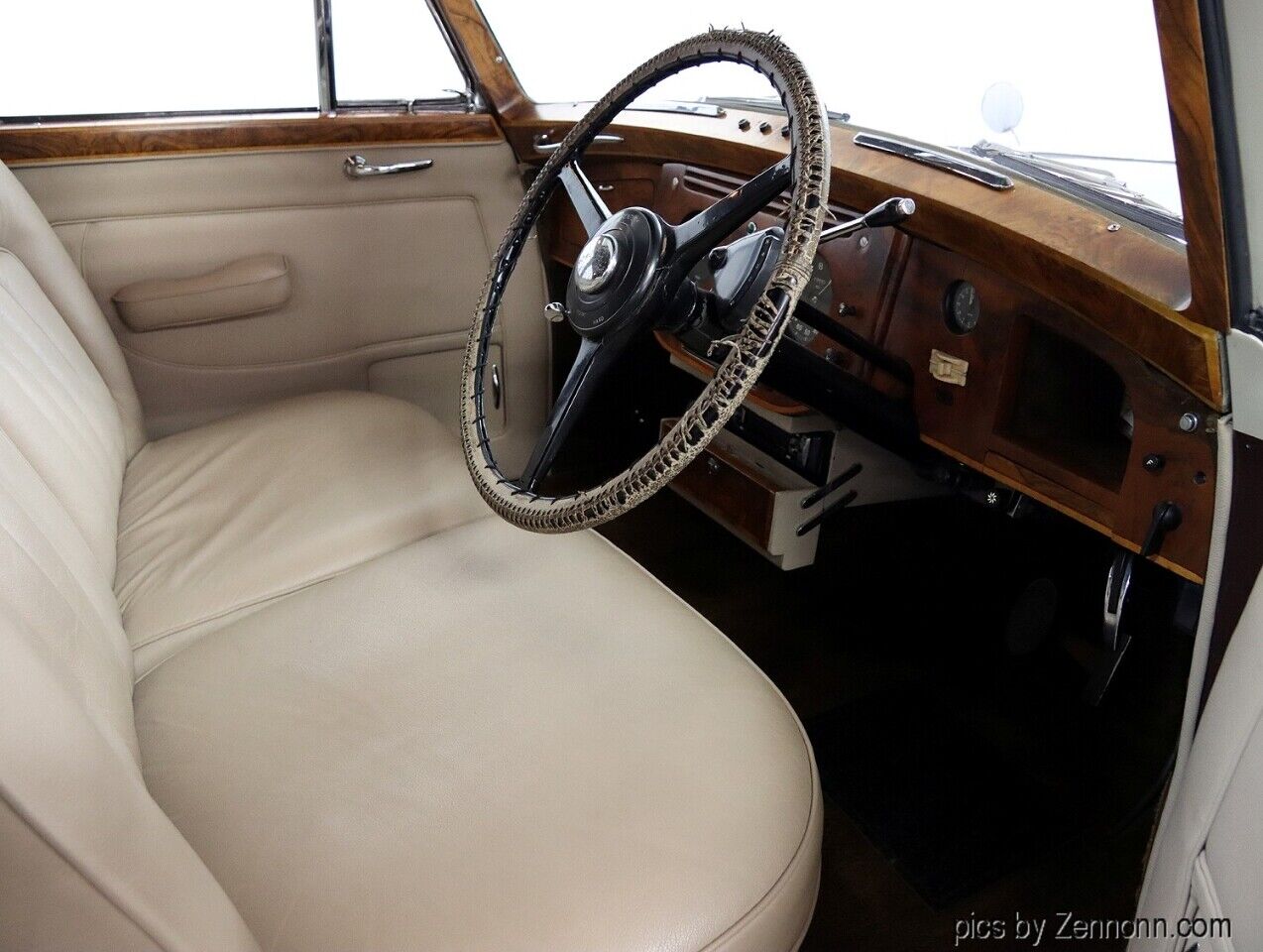 Bentley-R-Type-Berline-1954-Brown-Tan-144767-12