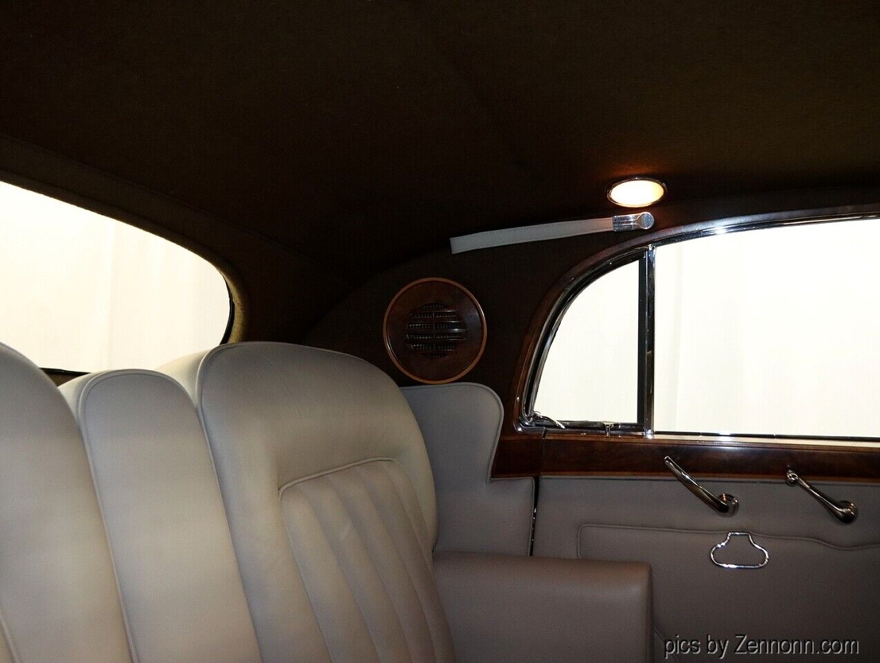 Bentley-R-Type-Berline-1954-Brown-Tan-144767-16