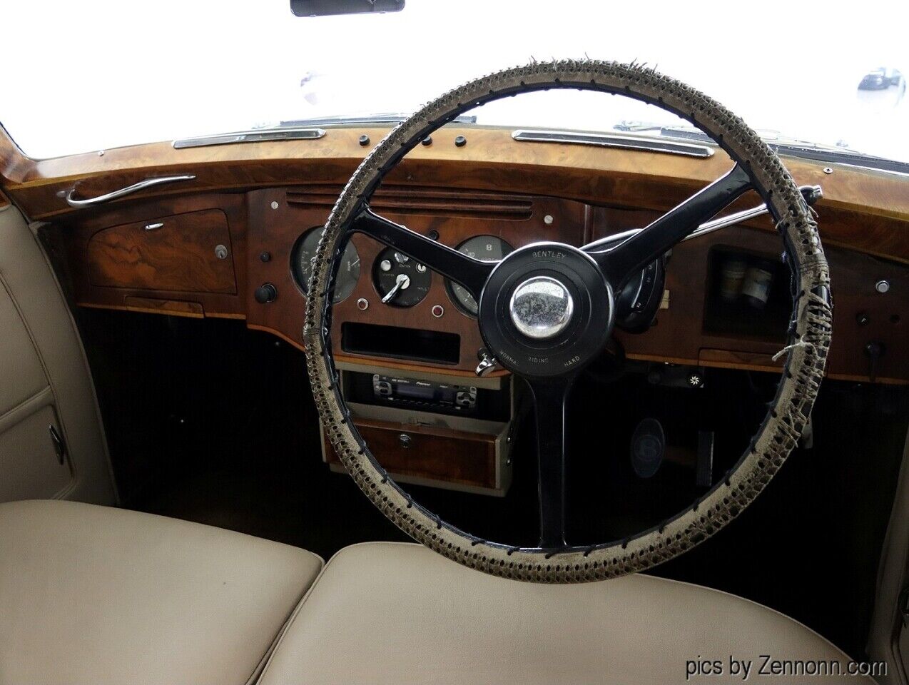 Bentley-R-Type-Berline-1954-Brown-Tan-144767-20