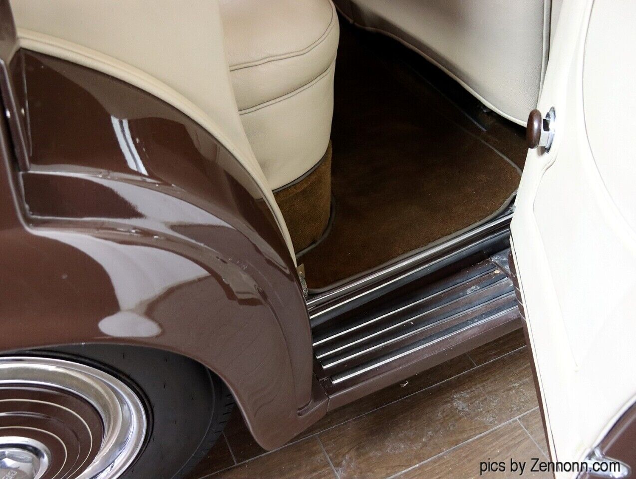 Bentley-R-Type-Berline-1954-Brown-Tan-144767-31