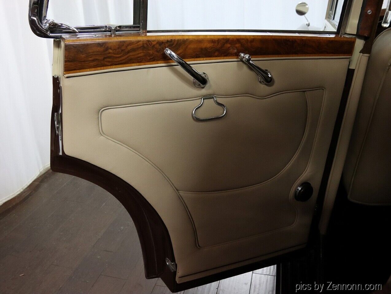 Bentley-R-Type-Berline-1954-Brown-Tan-144767-33