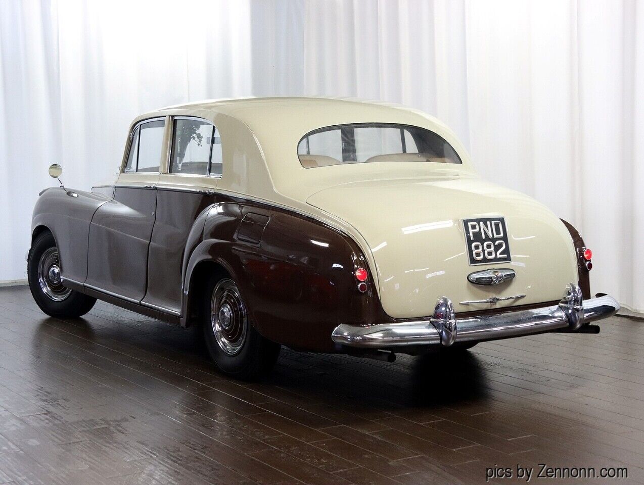 Bentley-R-Type-Berline-1954-Brown-Tan-144767-9