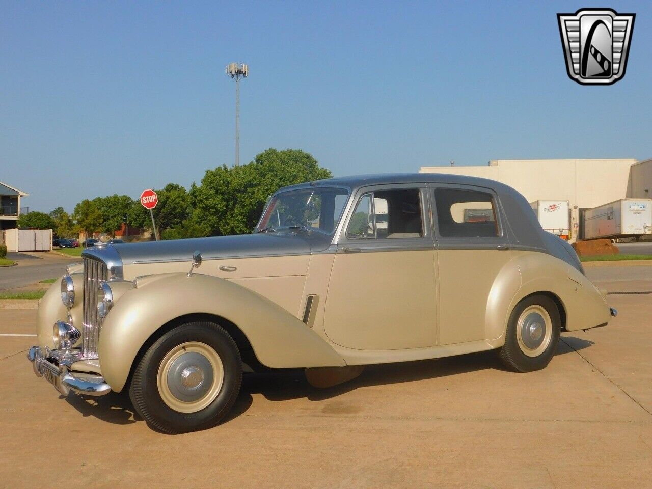 Bentley-R-Type-Berline-1954-Gray-Gray-60101-3