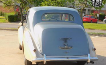 Bentley-R-Type-Berline-1954-Gray-Gray-60101-7