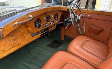 Bentley-hooper-s1-1956-Beige-98267-25