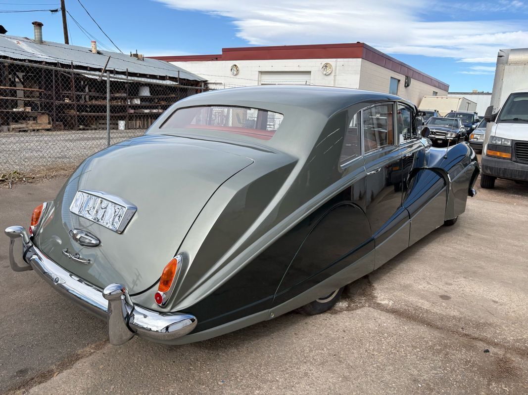 Bentley-hooper-s1-1956-Beige-98267-4