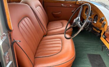 Bentley-hooper-s1-1956-Beige-98267-7