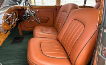 Bentley-hooper-s1-1956-Beige-98267-8