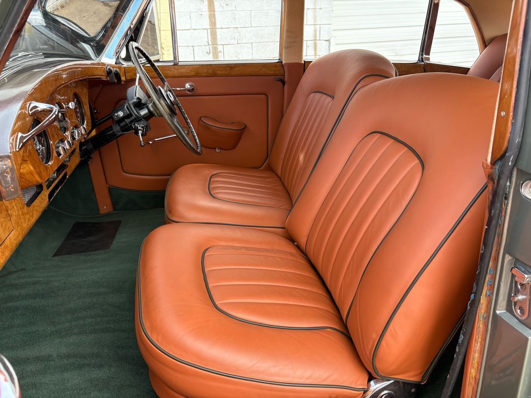 Bentley-hooper-s1-1956-Beige-98267-8