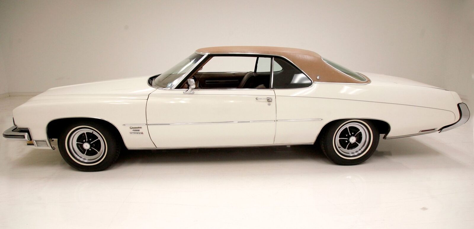 Buick-Centurion-1973-White-Saddle-213689-1