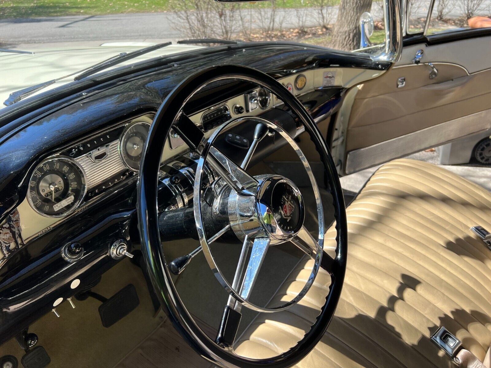 Buick-Century-1954-White-Tan-122310-13