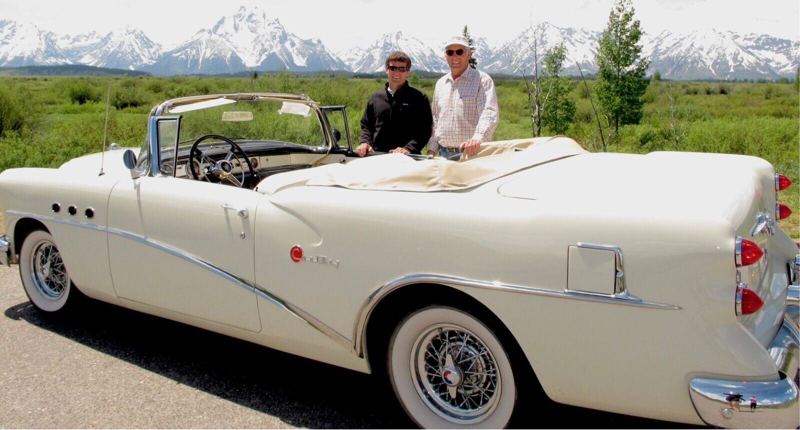 Buick-Century-1954-White-Tan-122310-3