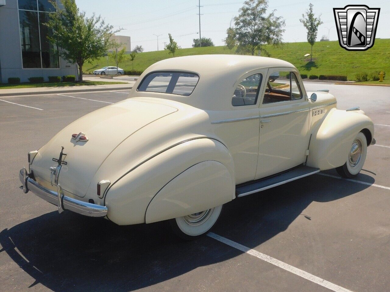 Buick-Coupe-Coupe-1940-Tan-Brown-137427-5