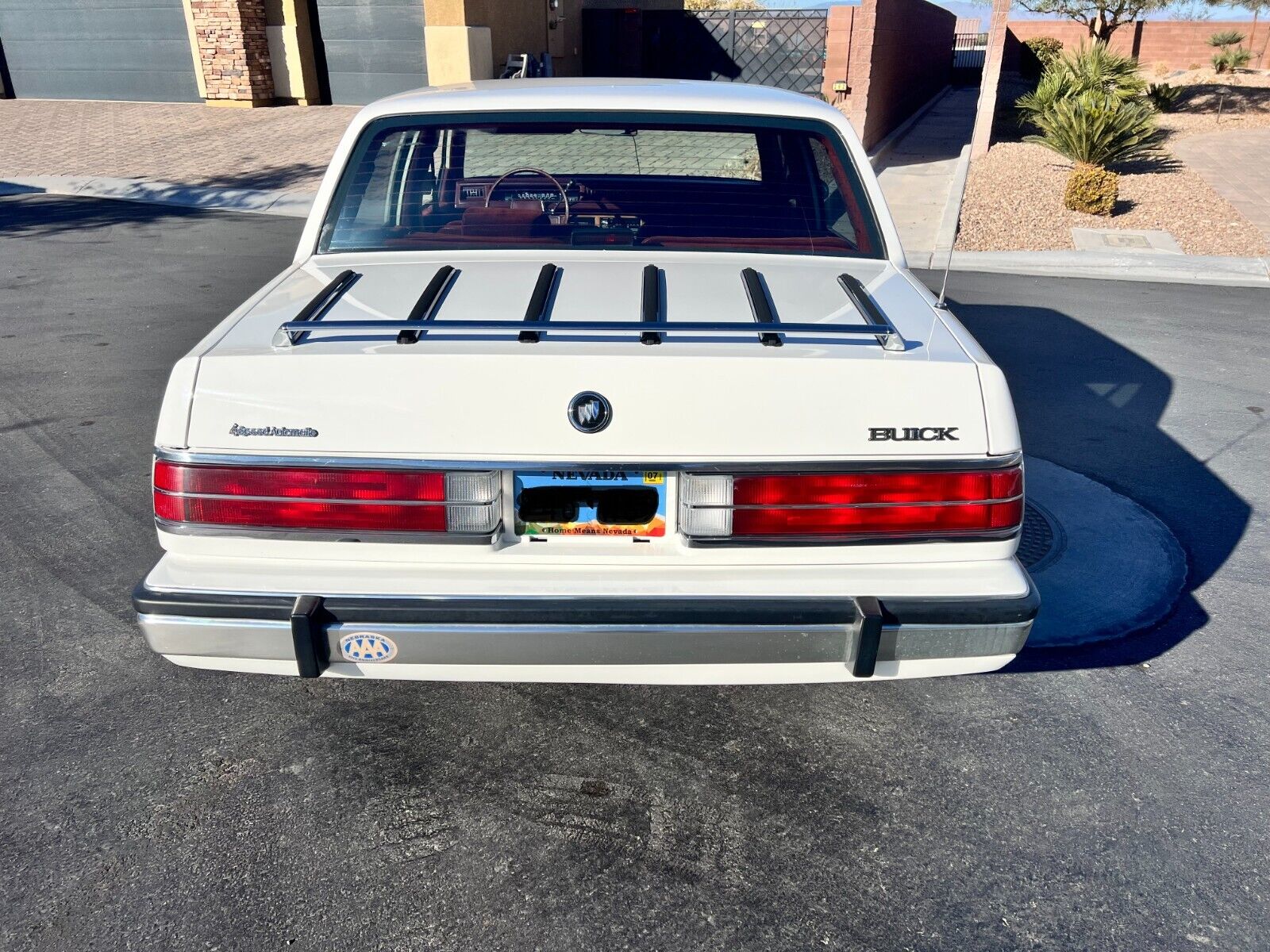 Buick-Electra-Berline-1985-White-Red-155624-2