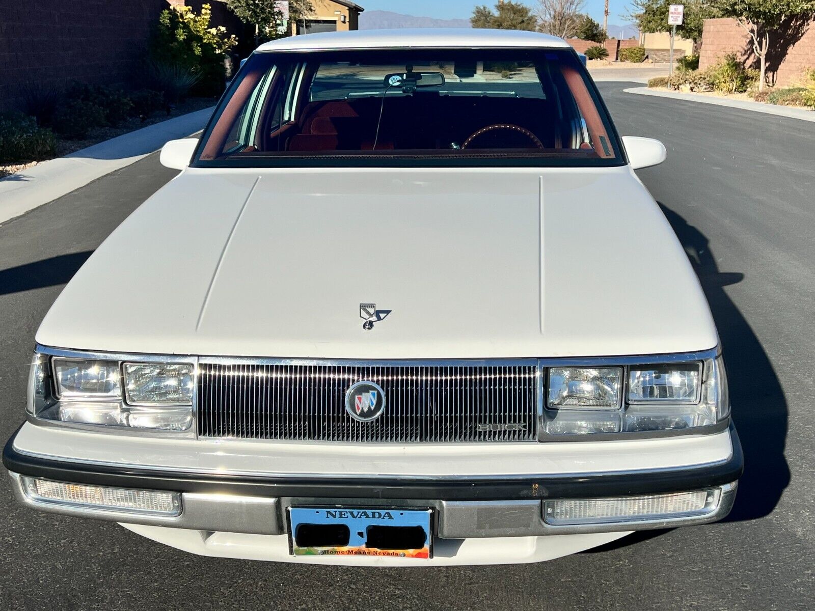 Buick-Electra-Berline-1985-White-Red-155624-5