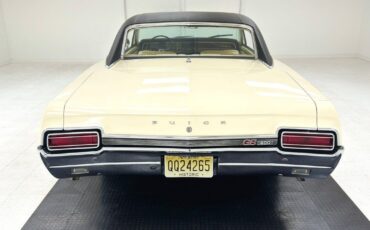 Buick-GS400-1967-Ivory-Yellow-173809-3