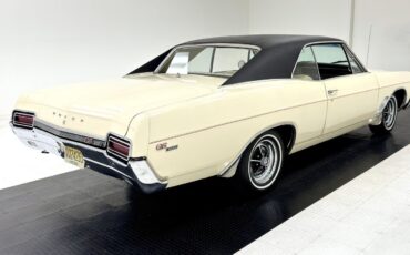 Buick-GS400-1967-Ivory-Yellow-173809-4