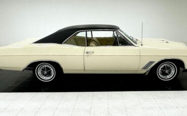 Buick-GS400-1967-Ivory-Yellow-173809-5