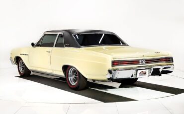 Buick-Gran-Sport-Coupe-1965-Bamboo-Cream-Black-0-5