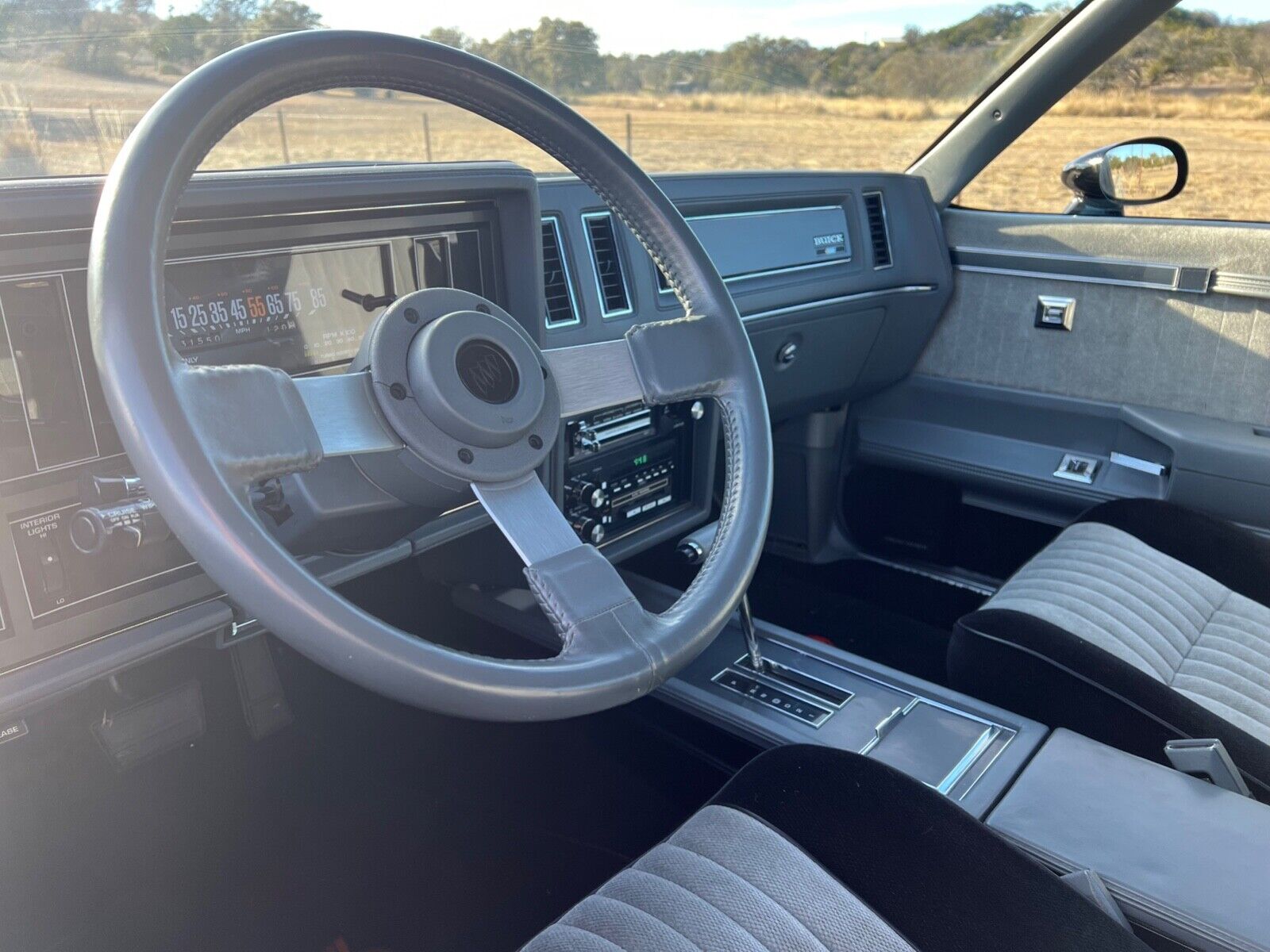 Buick-Grand-National-Coupe-1987-Black-Gray-49890-6