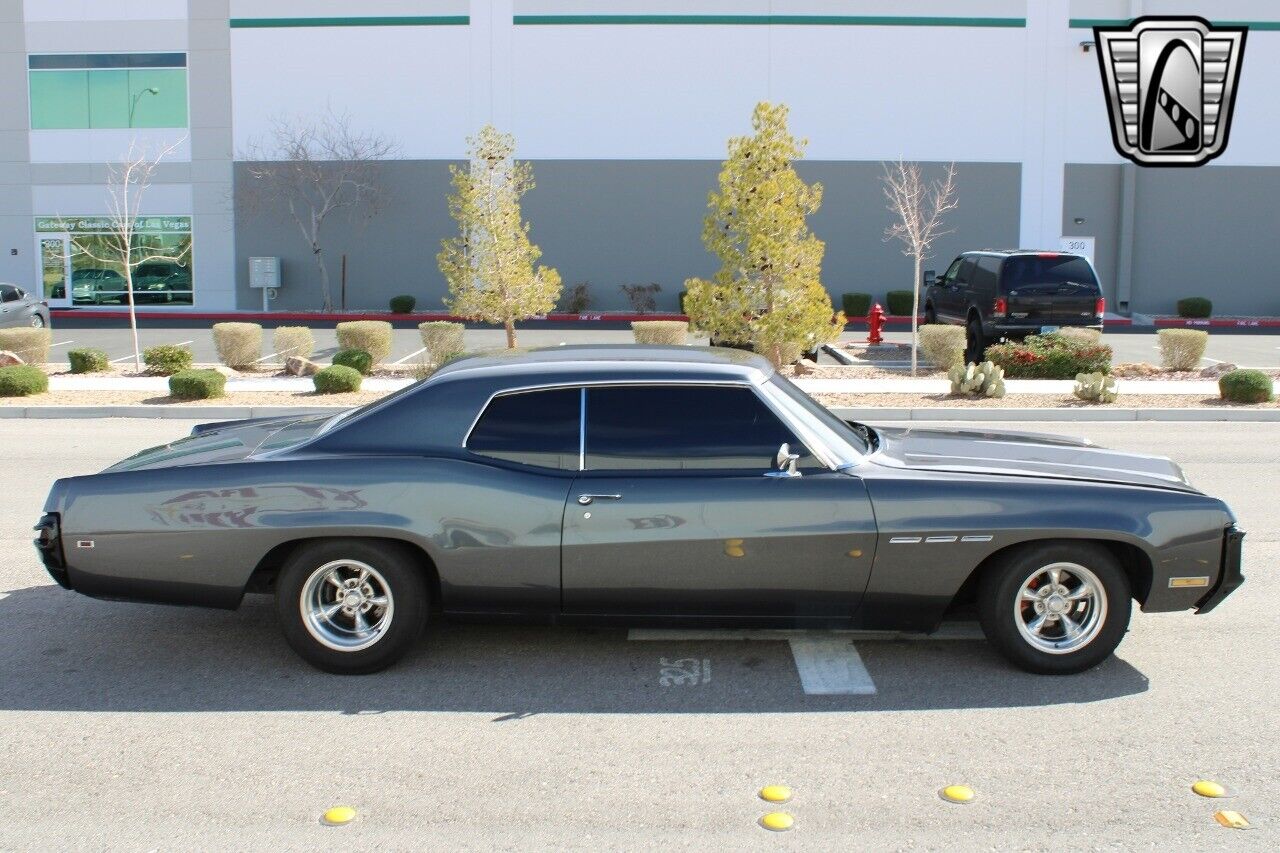 Buick-LeSabre-1970-Gray-Black-1609-10