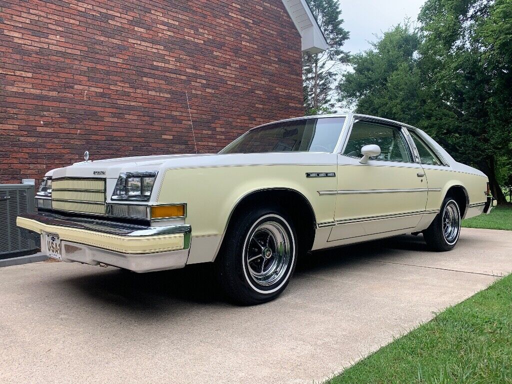 Buick-LeSabre-1979-White-Yellow-56905-1