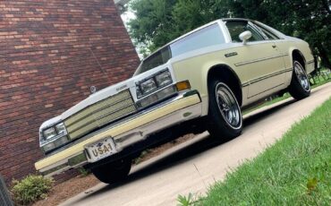 Buick-LeSabre-1979-White-Yellow-56905-10