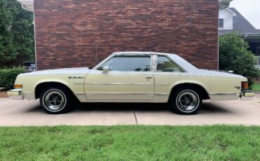 Buick-LeSabre-1979-White-Yellow-56905-11