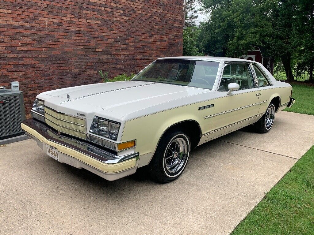 Buick-LeSabre-1979-White-Yellow-56905-4