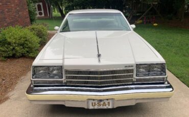 Buick-LeSabre-1979-White-Yellow-56905-5