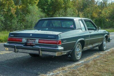 Buick-LeSabre-Coupe-1985-39806-2