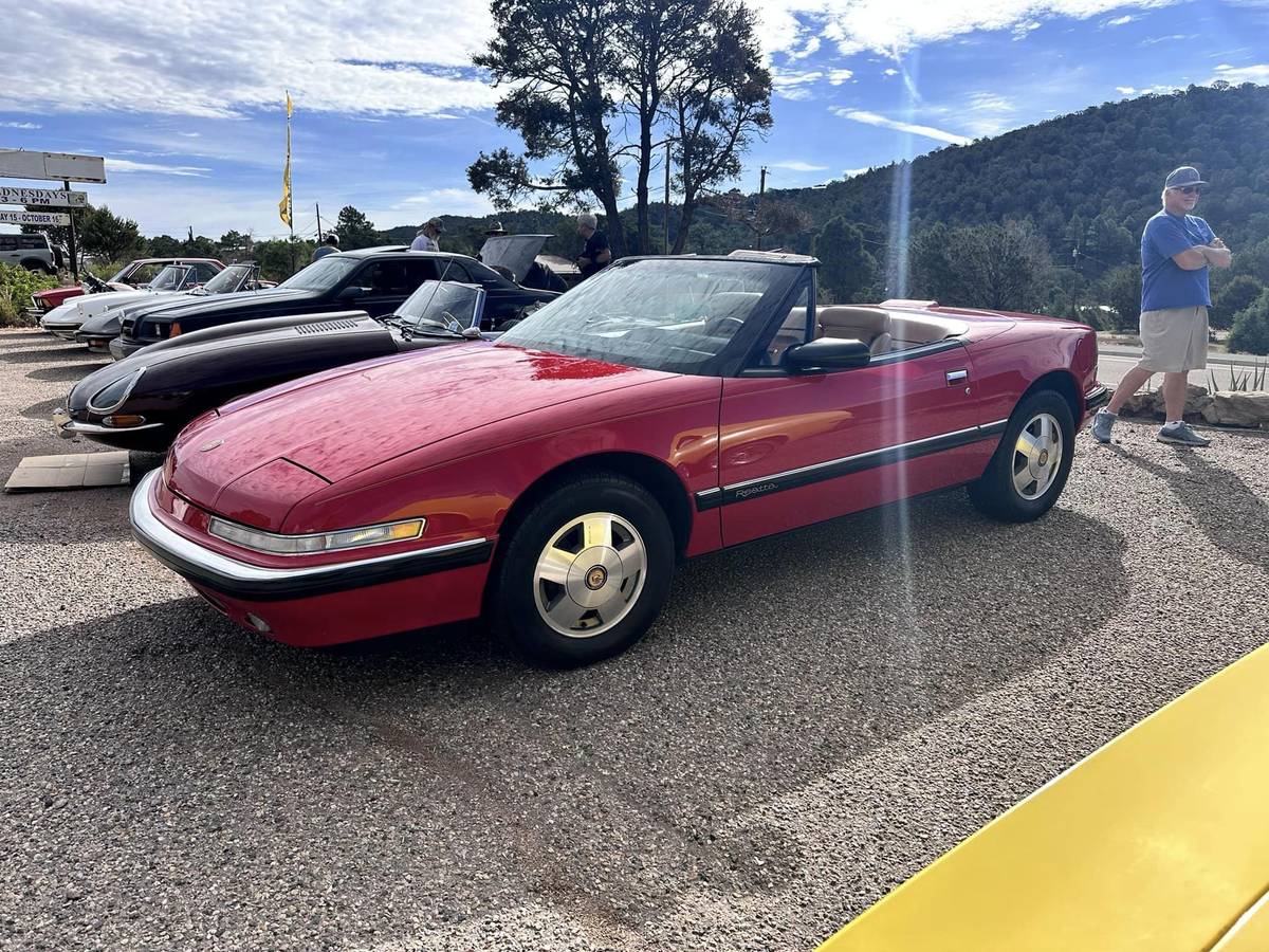 Buick-Reatta-1990-red-51901-11