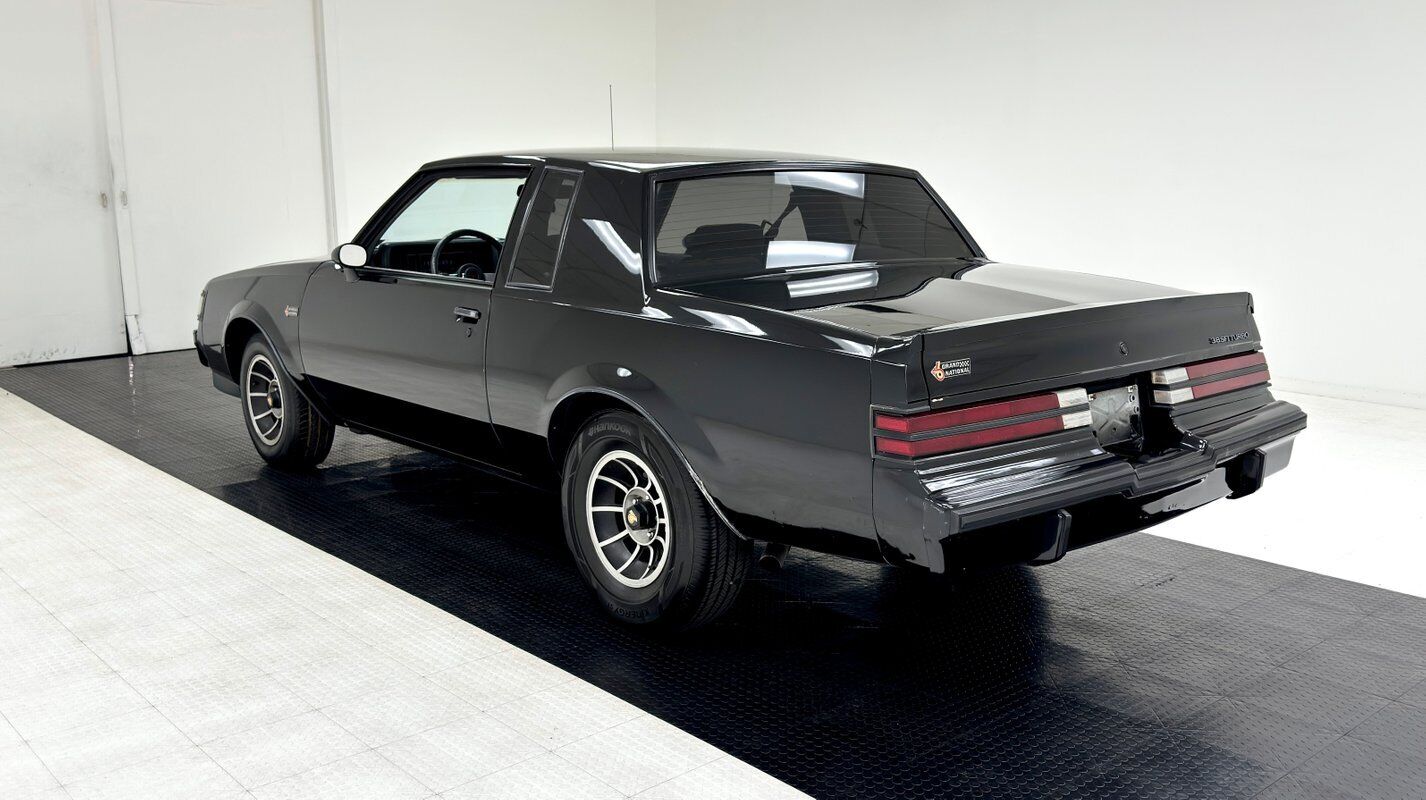 Buick-Regal-1985-Black-Gray-159875-2