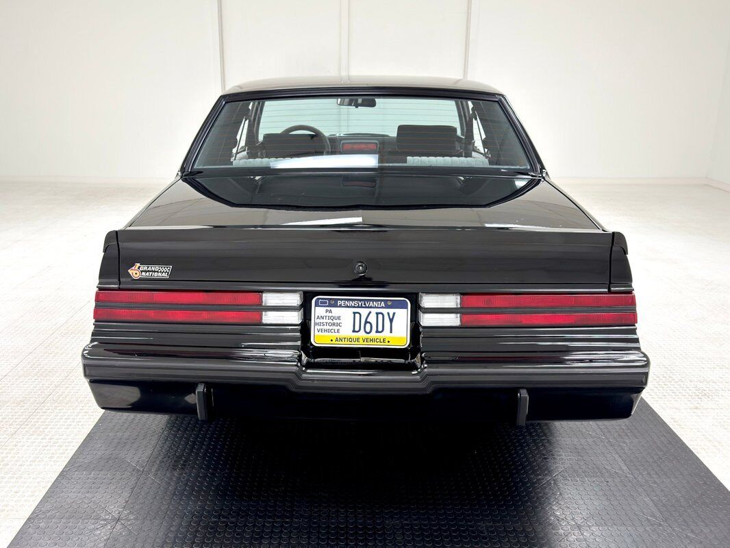 Buick-Regal-1987-Black-Gray-15867-3